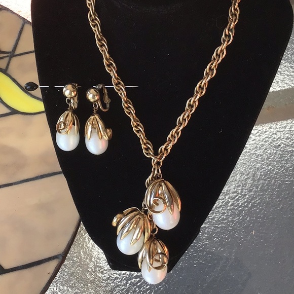 Vintage RARE NAPIER MOONGLOW NECKLACE/Ear. Book Pc - Picture 1 of 8